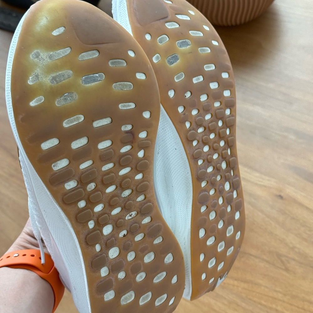 Nike White Women's Flyknit Running Shoes with Gold Swoosh - Picture 9 of 10